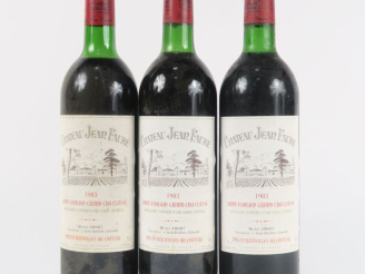 Vente aux enchères 3 BOUTEILLE CHÂTEAU PEDESCLAUX GC ST EMILION - 1983 - 2 BG/1 LB