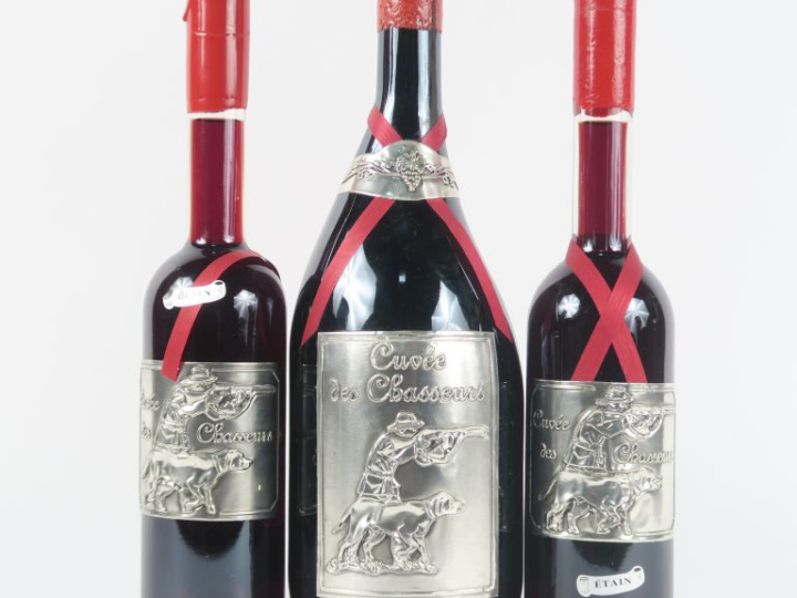 3 BOUTEILLES CÔTES DU RHÔNE 'CUVÉE DES CHASSEURS' : 1 MAGNUM - 2 BOUTE