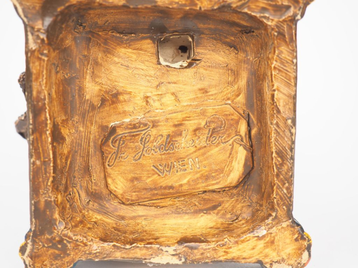 GOLDSCHEIDER.à Vienne. "L'orientale". Sculpture en plâtre patiné polyc