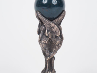 Vente aux enchères Cachet XIXème en bronze argenté et jaspe sanguin figurant des échassie