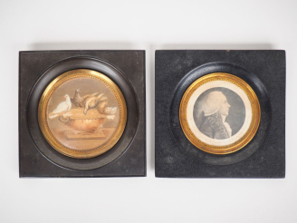Vente aux enchères Miniature XIXème, "colombes se rafraichissant". Porte une inscription 