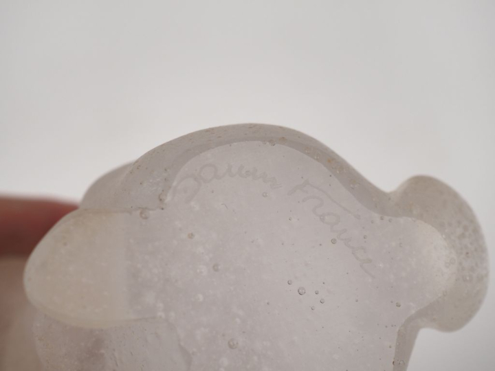 DAUM France.  Sujet en pâte de verre "lapin" Signé H. 14 cm