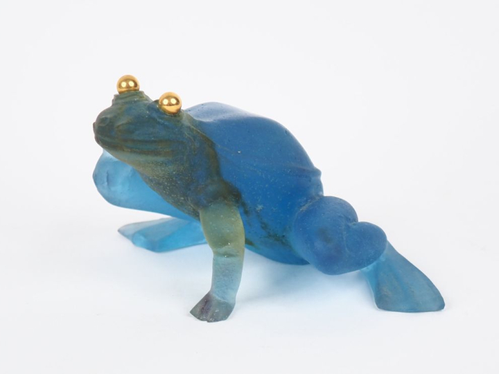 DAUM France.  Sujet en pâte de verre "la grenouille" bleu et verte. Si