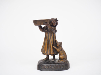 Vente aux enchères Sujet en régule polychrome "gourmand".  H. 14,5 cm