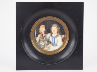 Vente aux enchères Miniature fin XIXème - début Xxème, "portait de jeune fille". Diam. 6,