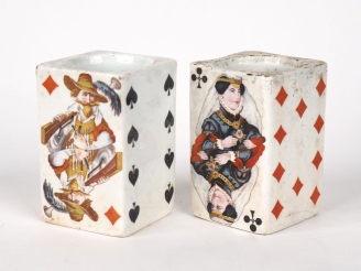 Vente aux enchères 2 pots à moutarde de Dijon en porcelaine polychrome à décor de cartes 