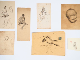 Vente aux enchères Virginie DEMONT-BRETON.  "Etudes d'enfants et maternité" Sept crayons 