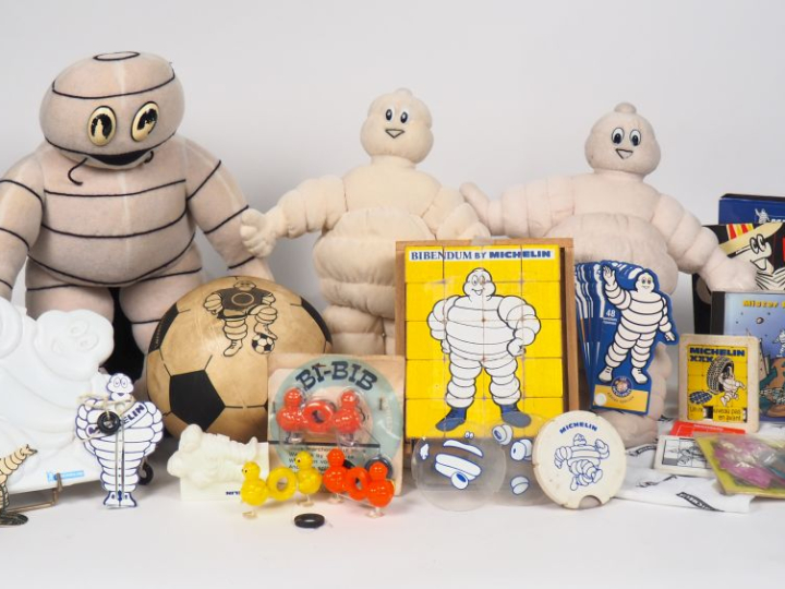 MICHELIN.  Jouets Bibendum comprenant des BI-BIB, puzzles, BIB-puzzles