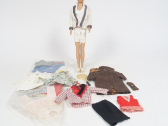 Vente aux enchères 	Lot comprenant Alan de Mattel des années 60 bon état général dans son