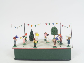 Vente aux enchères Manège Fête des fleurs, création moderne de Monsieur Delonde, personna