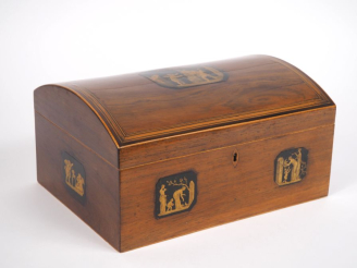 Vente aux enchères Coffret à bijoux Charles X en marqueterie à décor dans des réserves de