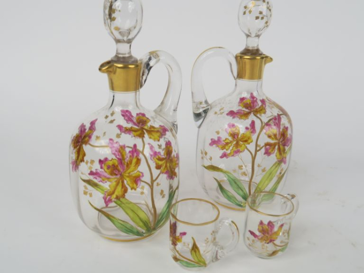 Partie de service à liqueur Art Nouveau en cristal à décor émaillé et 