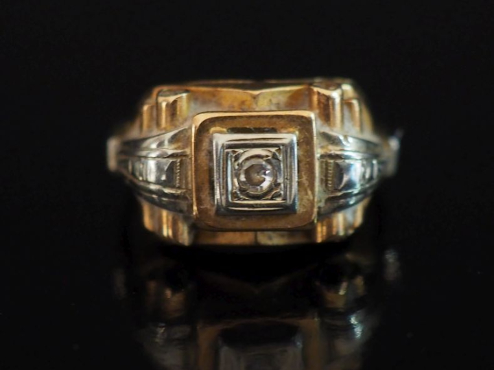 Petite bague tank de style Art déco deux tons d'or 750, sertie en son 