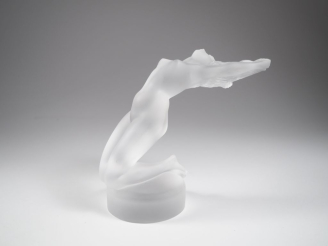 Vente aux enchères LALIQUE France.  "naiade" Sculpture en cristal moulé  Signée  H. 14 cm