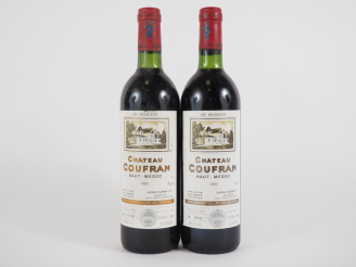 Vente aux enchères 2 BOUTEILLES CHÂTEAU COUFRAN CB HAUT MÉDOC - 1982 - BG