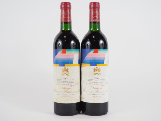 Vente aux enchères 2 BOUTEILLES CHÂTEAU MOUTON ROTHSCHILD 1er GCC PAUILLAC - 1984 - BG