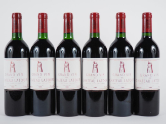 Vente aux enchères 6 BOUTEILLES CHÂTEAU LATOUR 1er GCC PAUILLAC - 1985 - CBO - 5 BG/1 LB 