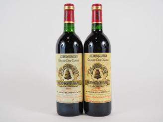 Vente aux enchères 2 BOUTEILLES CHÂTEAU ANGÉLUS GCC ST ÉMILION - 1989 - BG/1 ELF