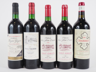 Vente aux enchères 5 BOUTEILLES : 1 CHÂTEAU DE CHAMBRUN LALANDE DE POMEROL 1997 - 2 CHÂTE