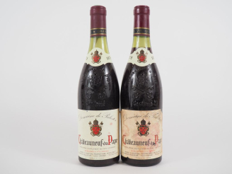 Vente aux enchères 2 BOUTEILLES CHÂTEAUNEUF DU PAPE DOMAINE DE PALESTOR - 1978 - 1 EA
