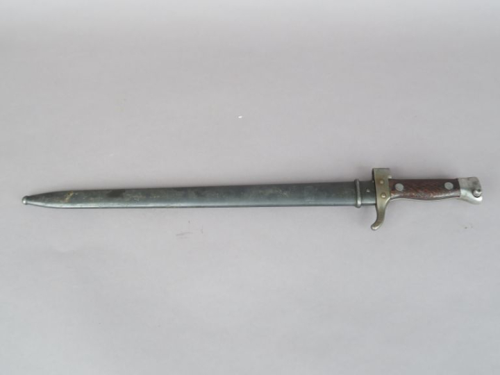 FRANCE  Baïonnette modèle 1892.  Poignée à gros rivets et plaquettes d