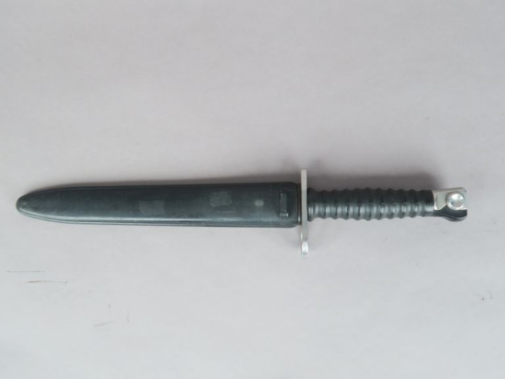 SUISSE Poignard-baïonnette modèle 1957 SIG  Poignée matière plastique 