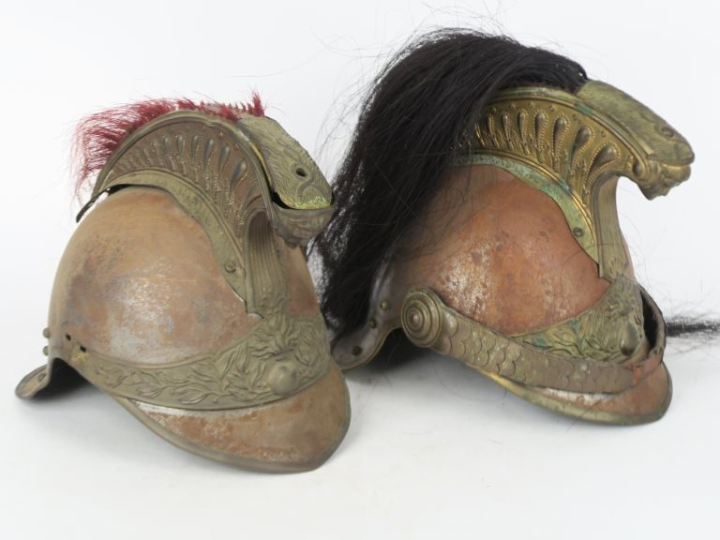 Casque de dragon modèle 1872.  Bombe en fer. Cimier, jugulaires à écai