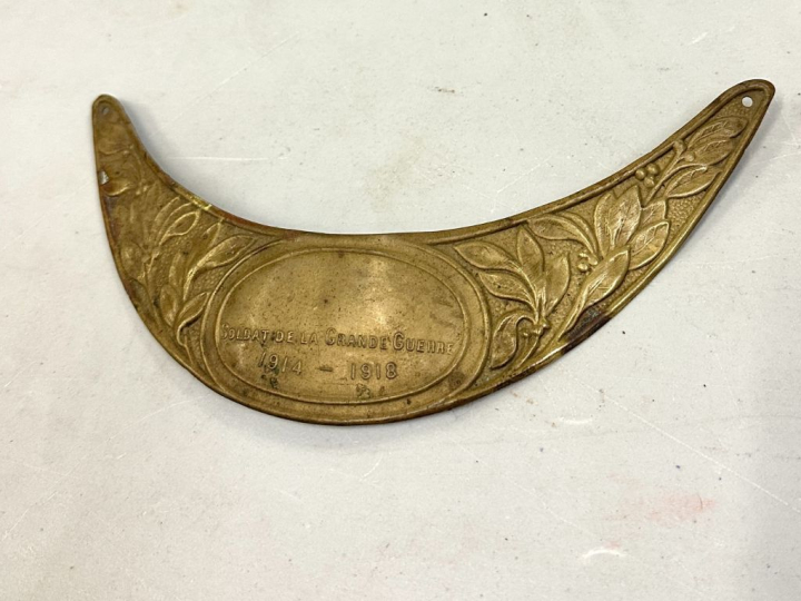 Casque Adrian modèle 15 d’infanterie coloniale.  Bombe peinte en bleu.