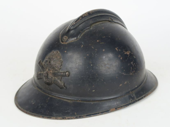 Casque Adrian modèle 15 d’artillerie.  Bombe peint en bleu Coiffe inté