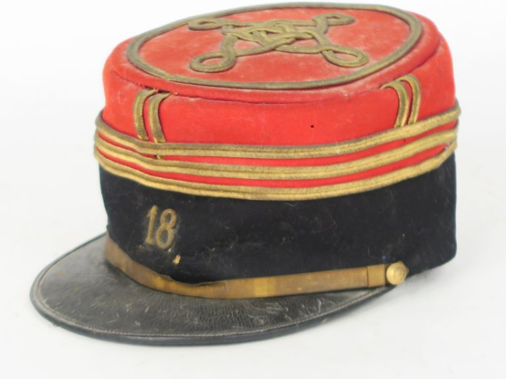 Képi de capitaine du 18e de ligne.  Bandeau en drap noir à chiffre can
