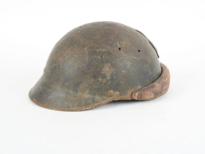 Coque de casque modèle 1935 de troupe motorisée.  Attribut du génie. R