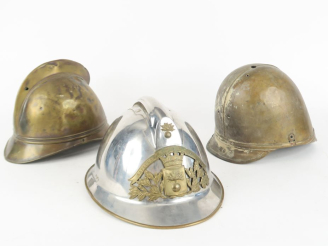 Vente aux enchères Casque nickelé de sapeur-pompier de HAUTELUCE.  Plaque et motif de cim