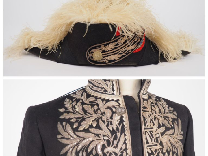 Important ensemble de grande tenue de préfet.  -Habit à basques de gra