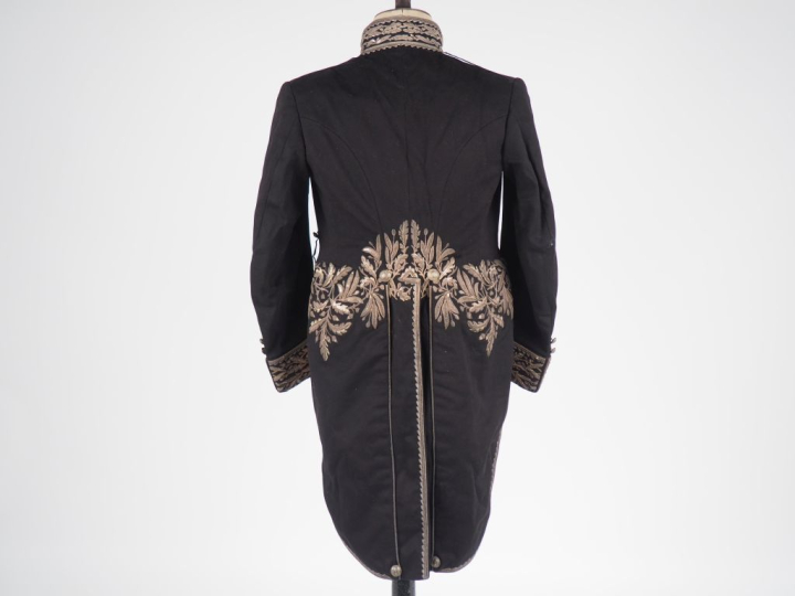 Important ensemble de grande tenue de préfet.  -Habit à basques de gra