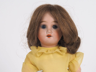 Vente aux enchères Poupée Bleuette Fleischmann tête porcelaine bouche ouverte yeux fixes 