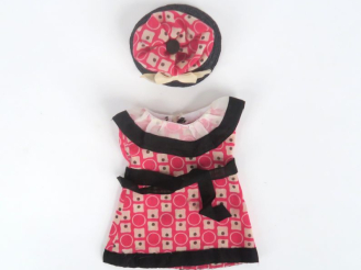 Vente aux enchères Très belle copie en lainage fin d’époque avec son chapeau cloche de la