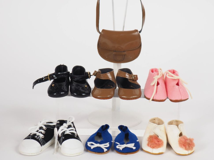 Lot de chaussures pour poupées de Modes et Travaux dont Françoise, Mar
