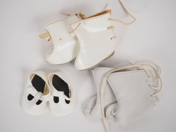 Lot de chaussures pour poupées de Modes et Travaux dont Françoise, Mar