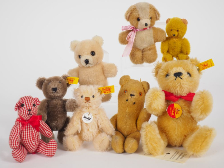 Lot de petits ours, dont Steiff réedition et ours d’artistes, au total