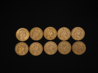 Vente aux enchères 10 pièces de 20 Francs or : 1910, 1907, 1914, 1903, 1910, 1907, 1910, 
