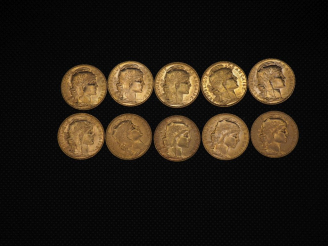 Vente aux enchères 10 pièces de 20 Francs or : 1910,  1907, 1904, 1910, 1905, 1910, 1912,