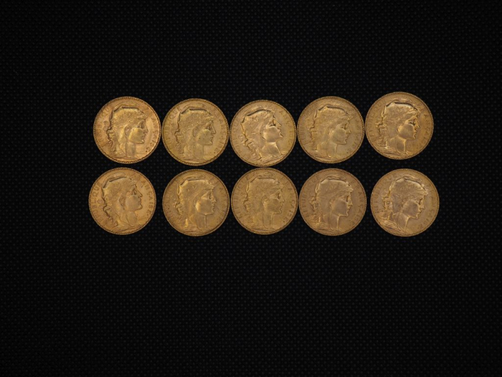 10 pièces de 20 Francs or : 1910, 1905, 1905, 1910, 1907, 1914, 1909, 