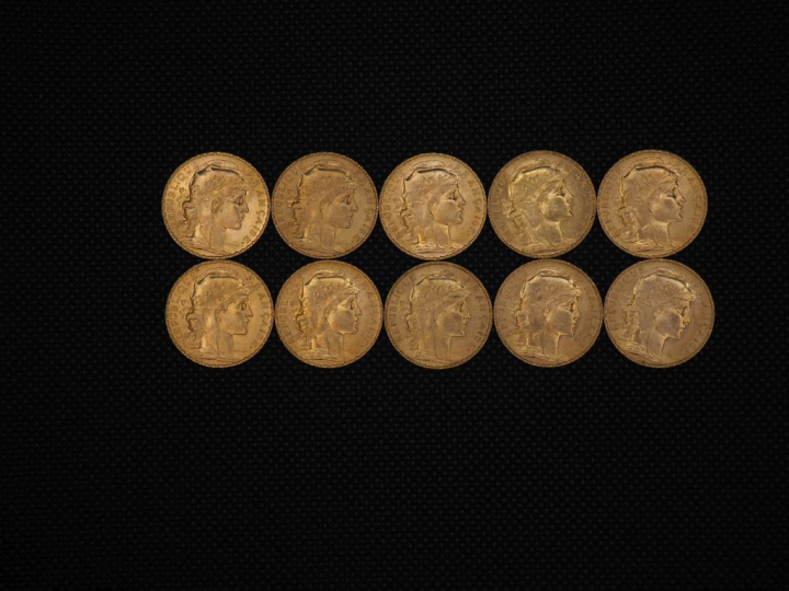 10 pièces de 20 Francs or : 1910, 1913, 1910, 1910, 1910, 1910, 1904, 