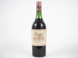 Vente aux enchères 1 BOUTEILLES CHÂTEAU HAUT BRION 1er GCC GRAVES - 1966 - 3,8 CM/PETIT A