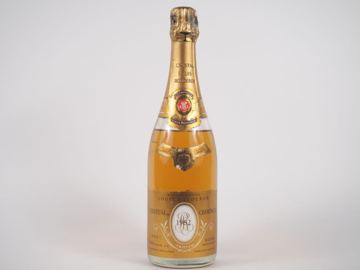 1 BOUTEILLE CHAMPAGNE CRISTAL ROEDERER - 1982 - 1,7 CM SOUS LA COIFFE/