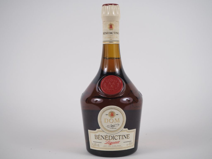 1 BOUTEILLE BÉNÉDICTINE D.O.M  - COFFRET 