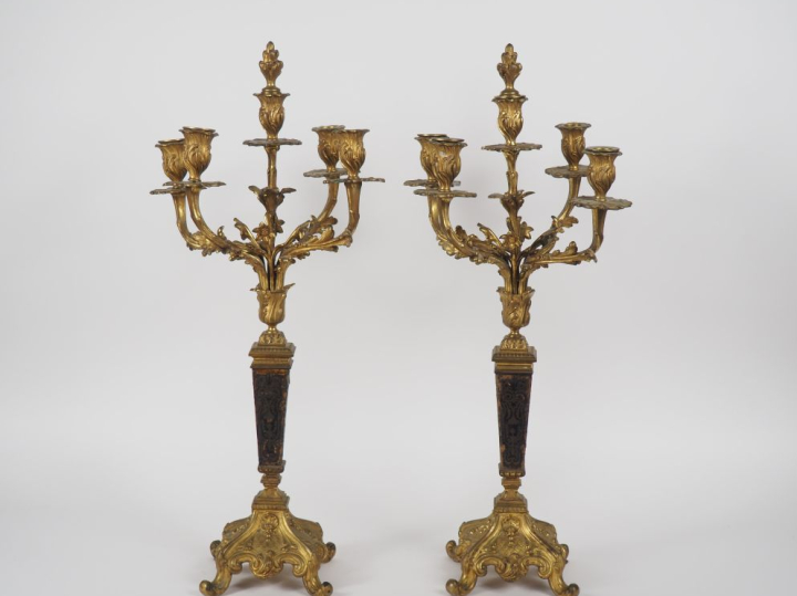 Paire de candélabres Napoléon III de style Louis XIV en bronze et marq