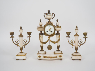 Vente aux enchères Garniture de cheminée fin XIXème - début Xxème en albâtre et bronze à 
