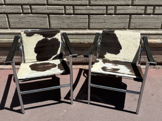 Vente aux enchères  LE CORBUSIER, Pierre JEANNERET et Charlotte PERRIAND édition Cassina.