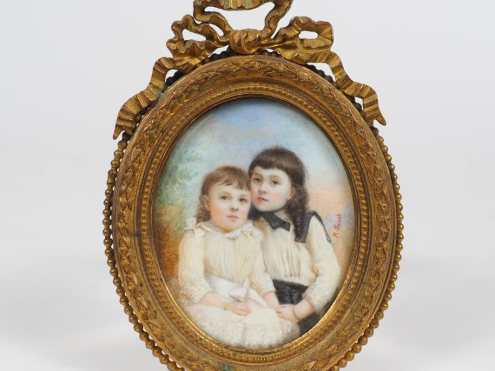 M. CIROT Miniature 1900 "portrait de fillettes" dans un joli cadre méd